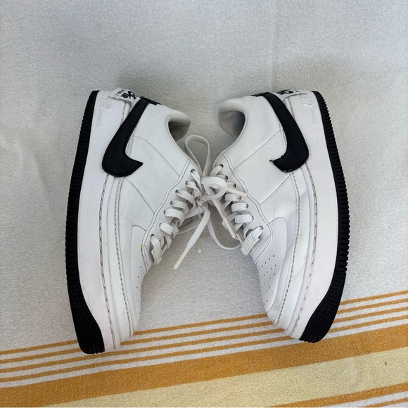 Nike Air Force 1 White with Black Swoosh - Picture 3 of 7